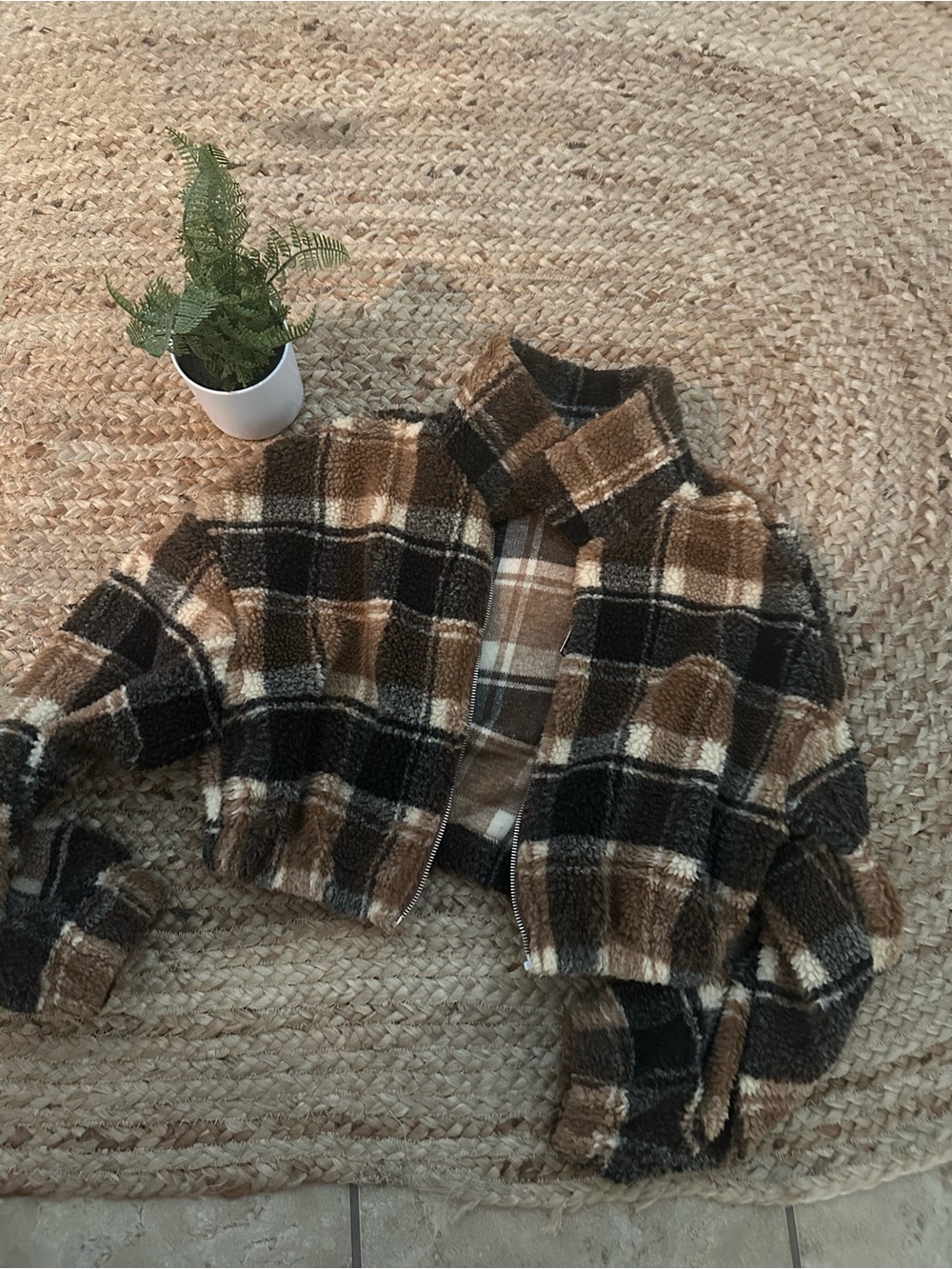 CROPPED PLAID SHERPA JACKET